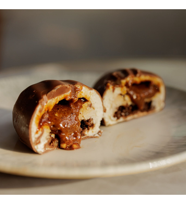 Amória Fruitcake Almond