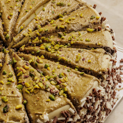 Amória Pistache Chocolate Handmade Cake
